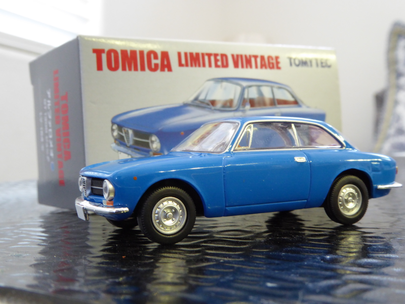 Illustration for article titled Hot Sixty 4th: Tomica TLV - Alfa Romeo GT1300